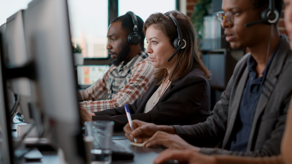 Client 24 Externalisation service client 24/7 : qualité, coûts et disponibilité